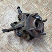 Цапфа передняя правая для Nissan Primera P11