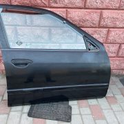 Дверь передняя правая для Nissan Primera P11