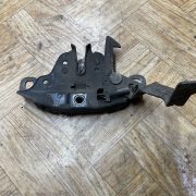 Замок капота для Nissan Primera P11