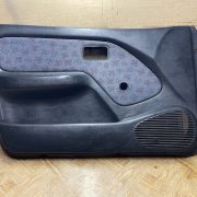 Обшивка двери передней левой (дверная карта) для Nissan Almera N15