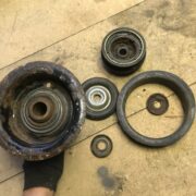 Стойка передняя левая для Opel Omega B