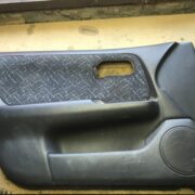 Обшивка двери передней левой (дверная карта) для Nissan Primera P11