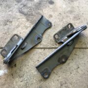 Петля капота для Nissan Primera P11