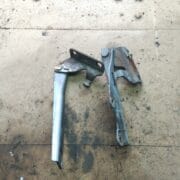 Петля капота для Nissan Primera P11