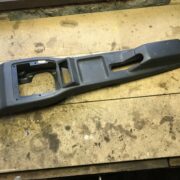 Консоль салона (кулисная часть) для Ford Escort 5