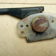 Ручка открытия лючка топливного бака для Nissan Primera P11