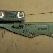 Петля капота для Nissan Primera P11