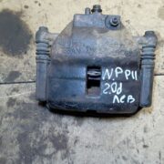 Суппорт передний левый для Nissan Primera P11