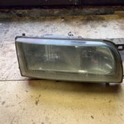 Фара правая для Nissan Primera P10