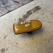 Повторитель передний правый для Nissan Primera P10