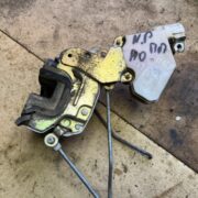 Замок двери передней правой для Nissan Primera P10