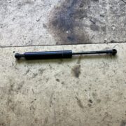 Амортизатор крышки багажника (3-5 двери) для Nissan Primera P10