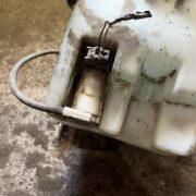 Насос (моторчик) омывателя стекла для Nissan Primera P10