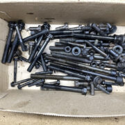 Болт для Nissan Primera P11