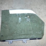 Стекло двери задней правой для Renault Laguna I