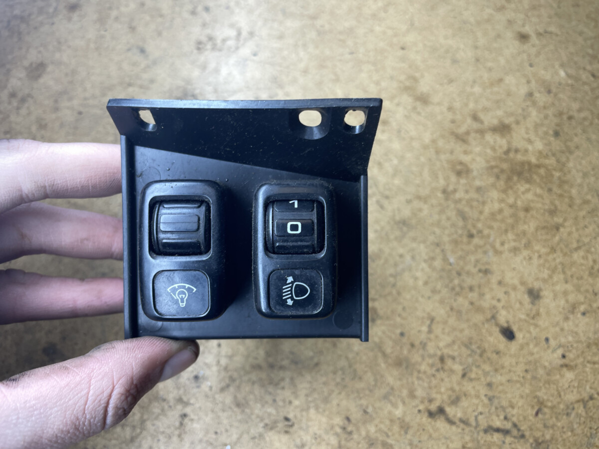 Кнопка корректора фар для Mazda Xedos 6 I