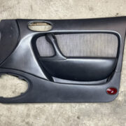 Обшивка двери передней правой (дверная карта) для Mazda Xedos 6 I