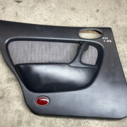 Обшивка двери задней левой (дверная карта) для Mazda Xedos 6 I