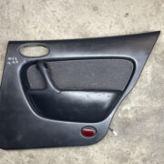 Обшивка двери задней правой (дверная карта) для Mazda Xedos 6 I