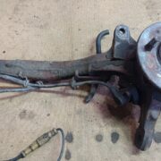 Кулак поворотный правый для Rover 400 HH-R