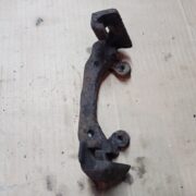 Скоба суппорта переднего для Ford Sierra I Рестайлинг