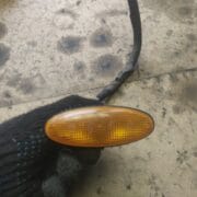 Повторитель передний правый для Mazda 626 GE