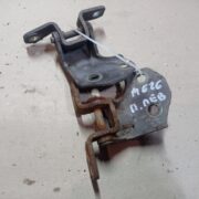 Петля двери передней левой для Mazda 626 GE