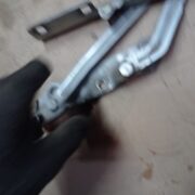 Петля капота правая для Opel Vectra B