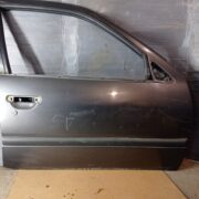 Дверь передняя правая для Nissan Primera P10