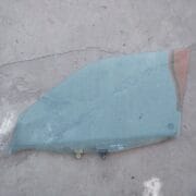 Стекло двери передней правой для Nissan Primera P10