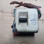 Кнопка открывания люка для Rover 200