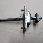 Ограничитель открывания двери передней для Mazda 626 GE