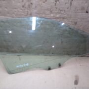 Стекло двери передней правой для Mazda 626 GE