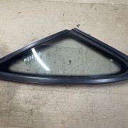 Стекло кузовное боковое правое для Mazda 626 GE