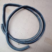 Уплотнитель двери передней правой для Rover 600