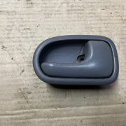 Ручка внутренняя задняя правая для Mazda 323 BJ