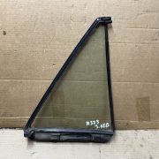 Стекло двери задней левой для Mazda 323 BJ