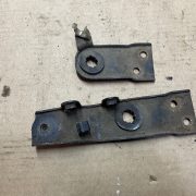 Кронштейн радиатора для Mazda 323 BJ