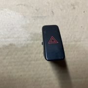 Кнопка аварийной сигнализации для Mazda 323 BJ