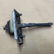 Ограничитель открывания двери задней для Mazda 323 BJ